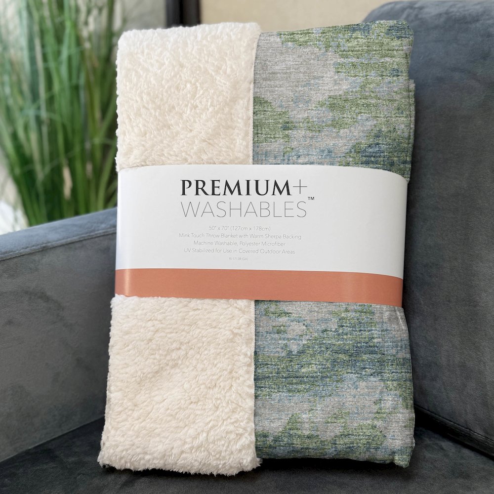 Premium Machine Washable ASB71 Green 50" x 70" Sherpa Throw Blanket. Picture 3