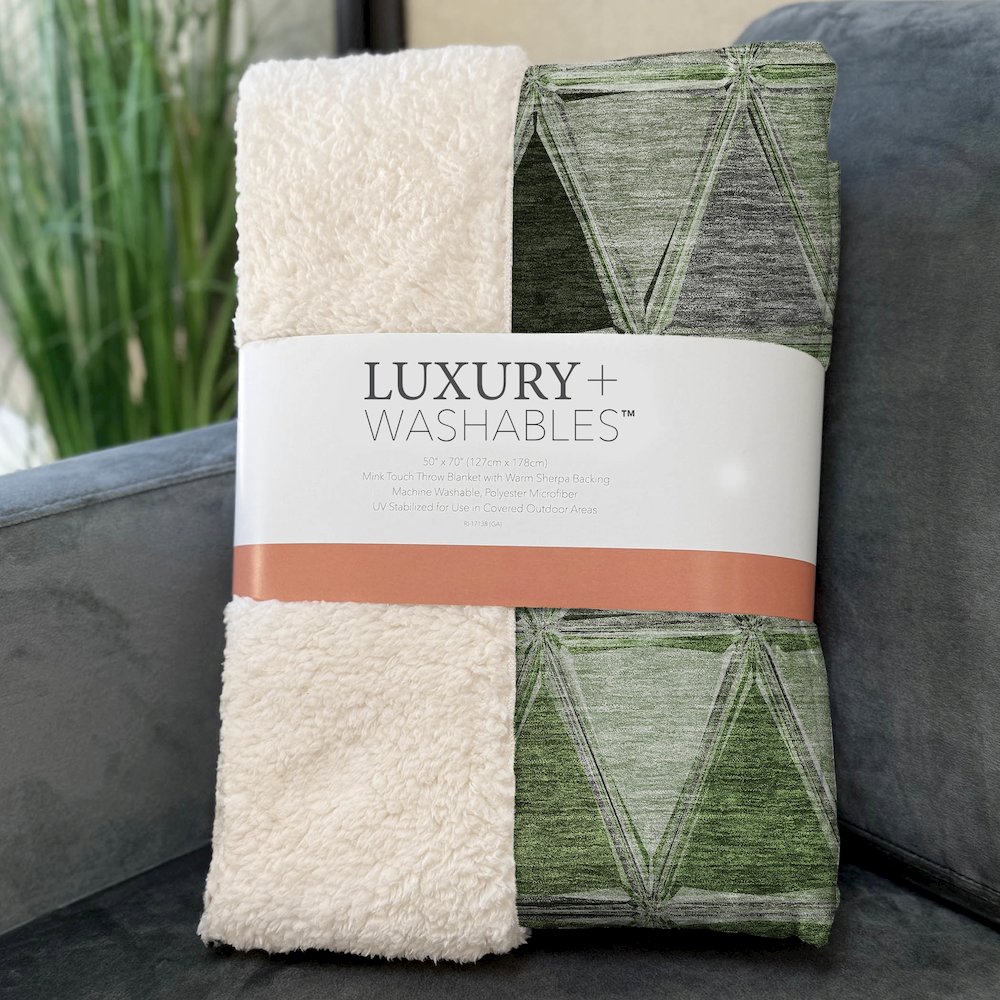 Premium Machine Washable ASB722 Aloe 50" x 70" Sherpa Throw Blanket. Picture 3