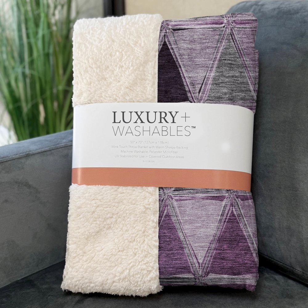 Premium Machine Washable ASB722 Merlot 50" x 70" Sherpa Throw Blanket. Picture 3