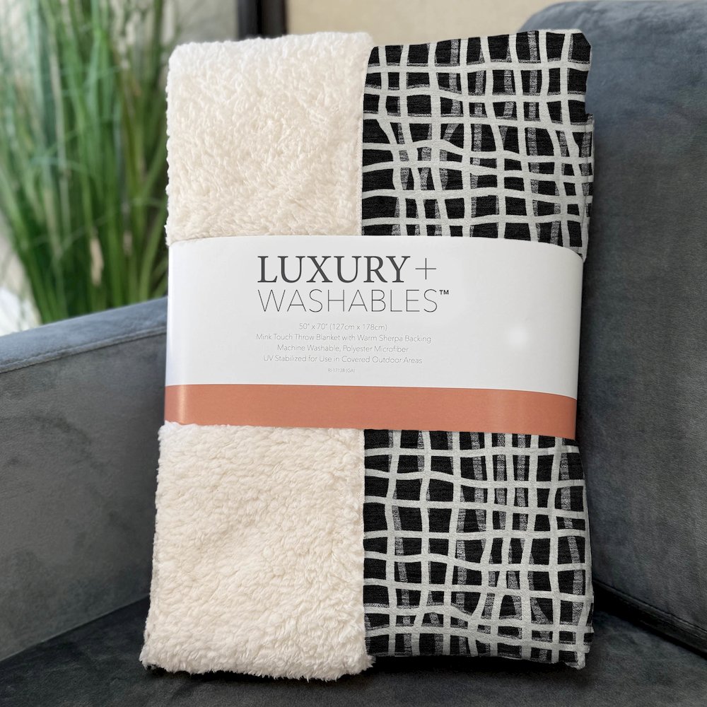 Premium Machine Washable ASB729 Black 50" x 70" Sherpa Throw Blanket. Picture 3