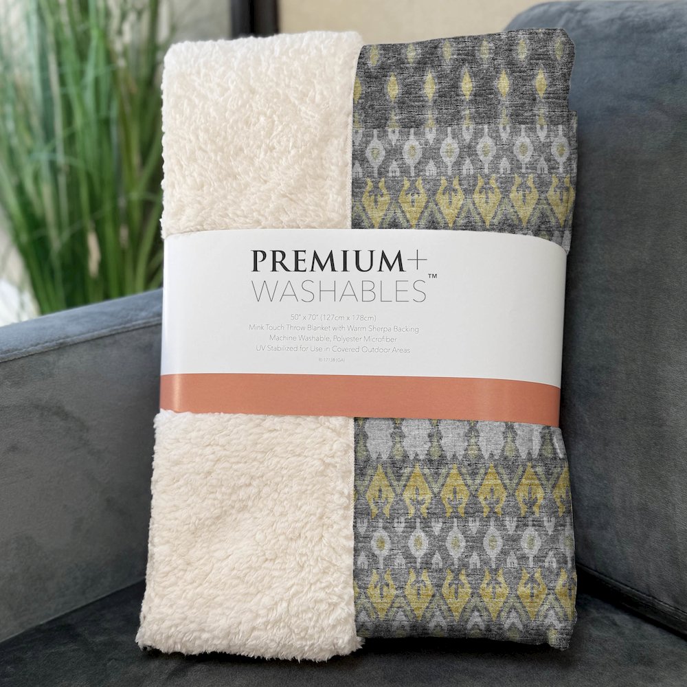 Premium Machine Washable ASB72 Gray 50" x 70" Sherpa Throw Blanket. Picture 3