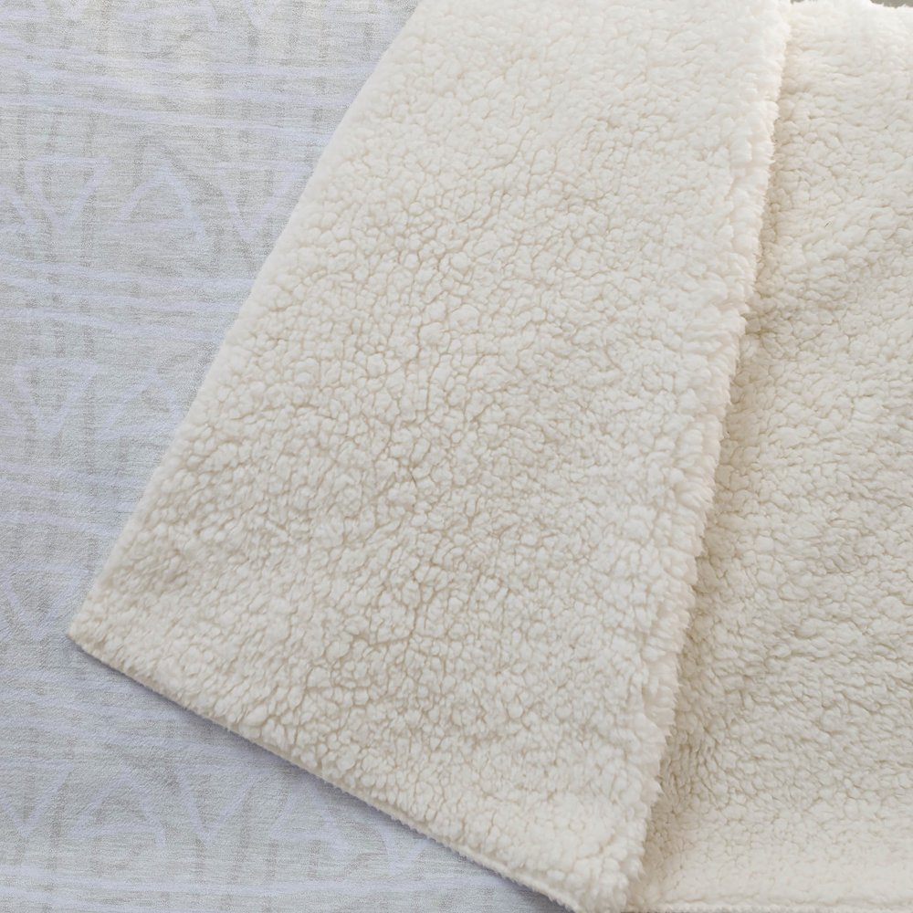 Premium Machine Washable ASB730 Ivory 50" x 70" Sherpa Throw Blanket. Picture 2