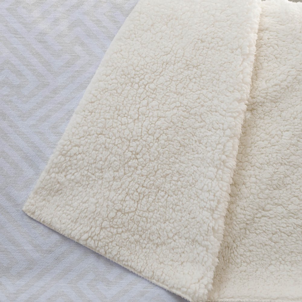 Premium Machine Washable ASB731 Ivory 50" x 70" Sherpa Throw Blanket. Picture 2