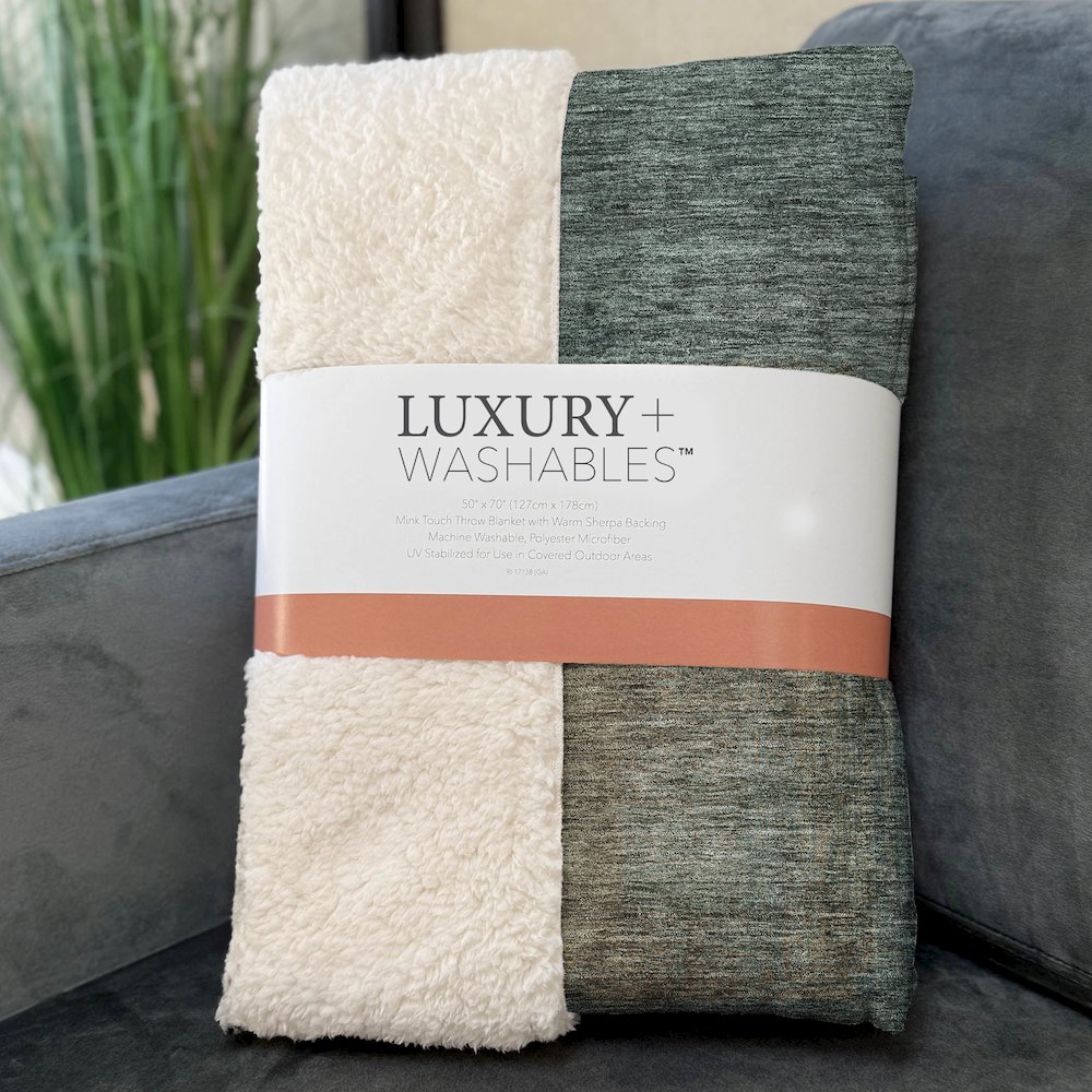 Premium Machine Washable ASB742 Teal 50" x 70" Sherpa Throw Blanket. Picture 3