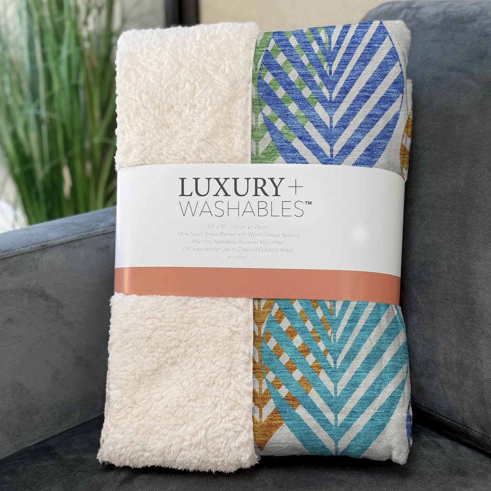 Premium Machine Washable ASB744 White 50" x 70" Sherpa Throw Blanket. Picture 3