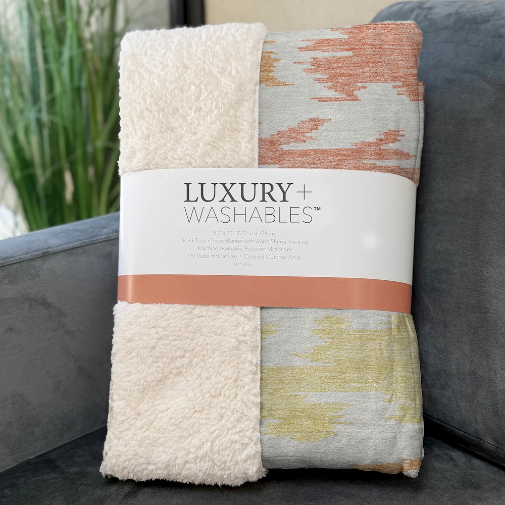 Premium Machine Washable ASB746 Coral 50" x 70" Sherpa Throw Blanket. Picture 3