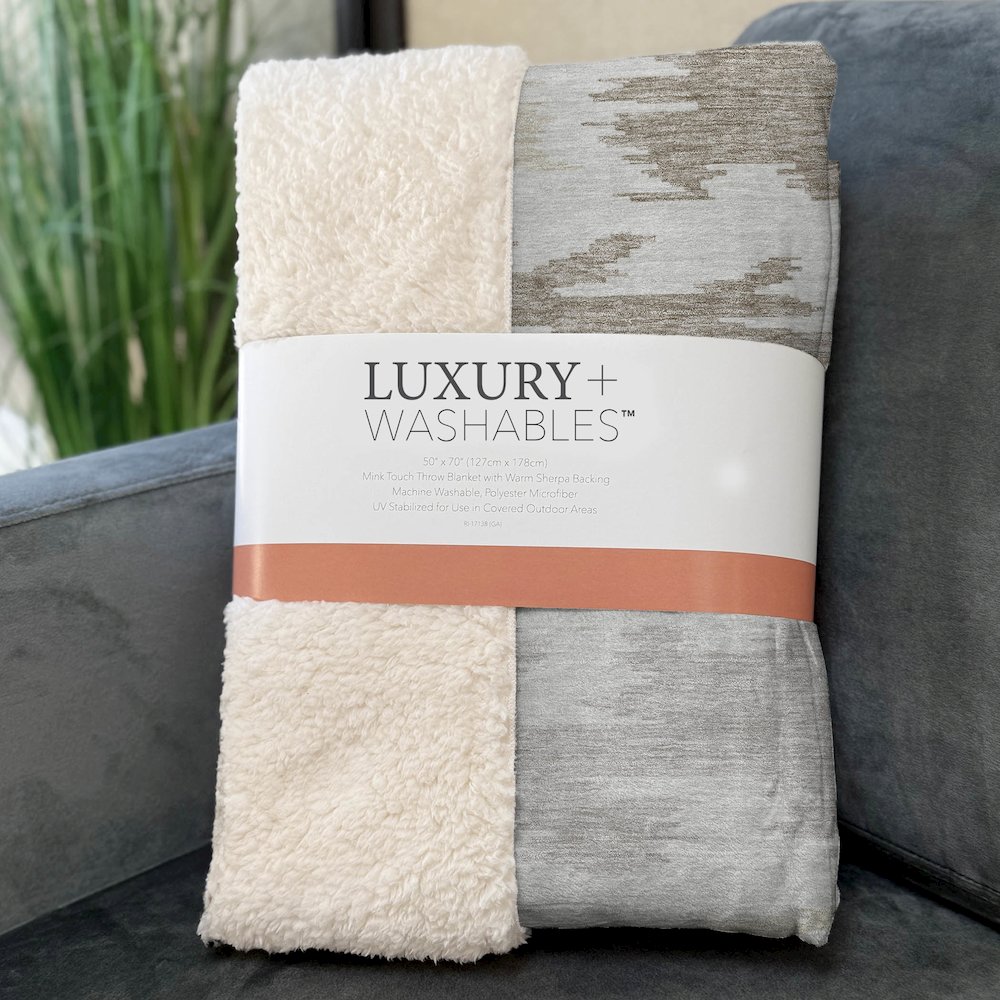 Premium Machine Washable ASB746 Ivory 50" x 70" Sherpa Throw Blanket. Picture 3