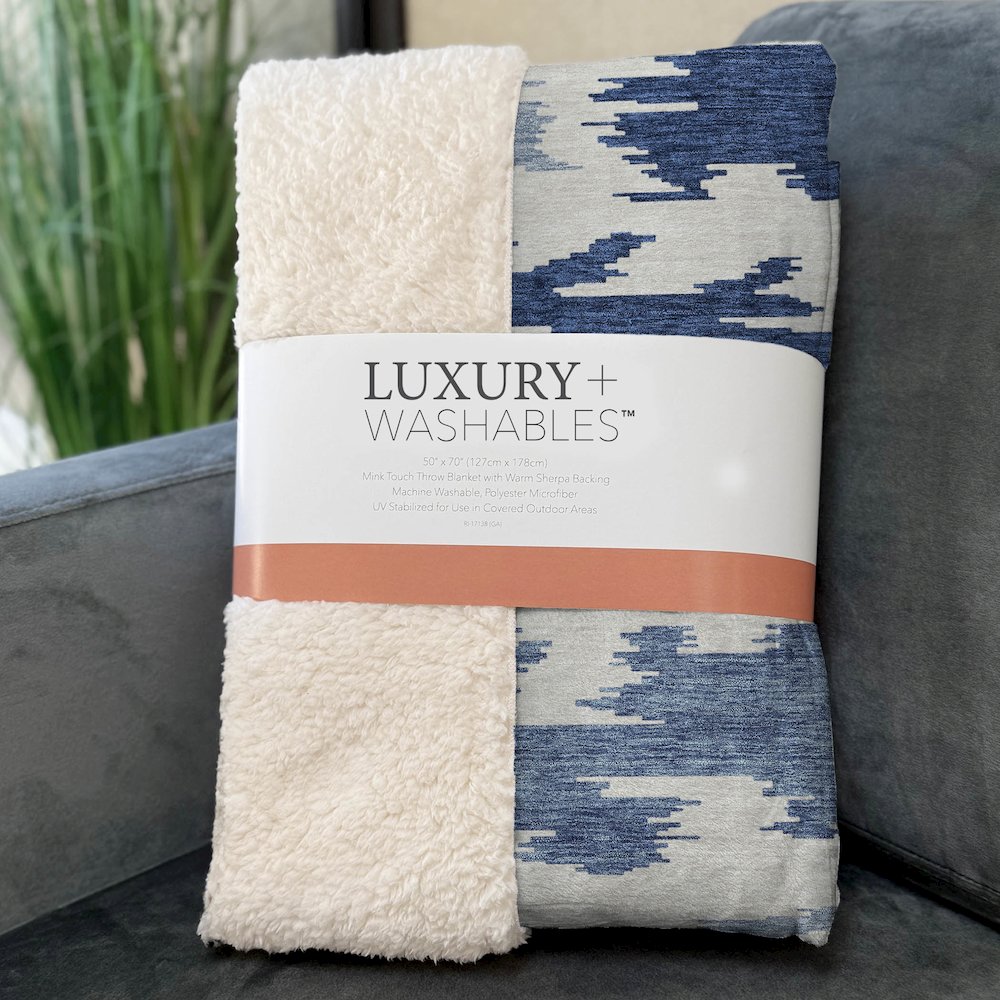 Premium Machine Washable ASB746 Navy 50" x 70" Sherpa Throw Blanket. Picture 3