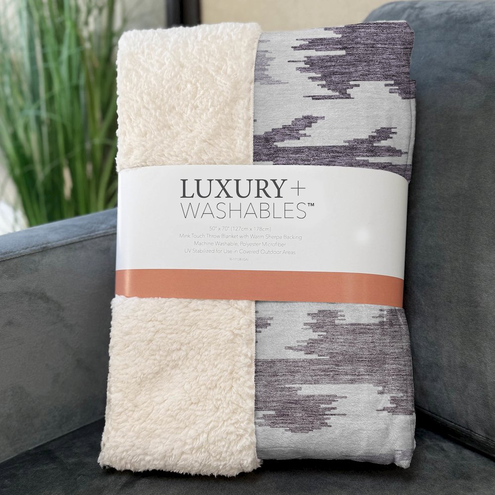 Premium Machine Washable ASB746 Purple 50" x 70" Sherpa Throw Blanket. Picture 3