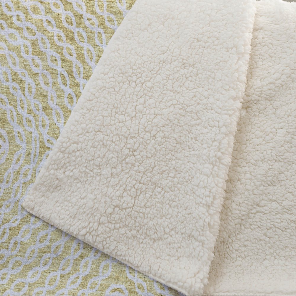 Premium Machine Washable ASB74 Gilded 50" x 70" Sherpa Throw Blanket. Picture 2