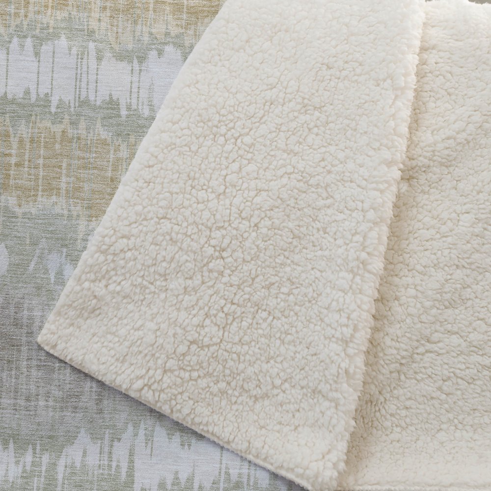 Premium Machine Washable ASB755 Aloe 50" x 70" Sherpa Throw Blanket. Picture 2