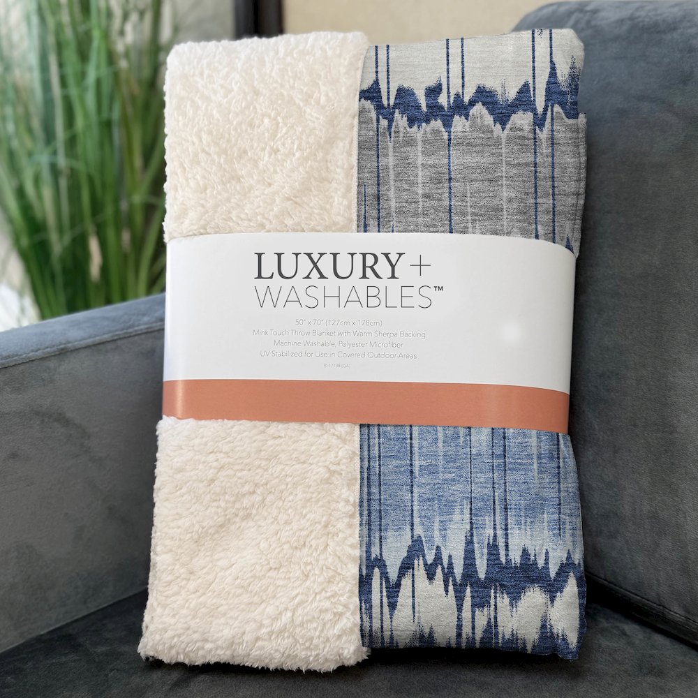 Premium Machine Washable ASB755 Navy 50" x 70" Sherpa Throw Blanket. Picture 3
