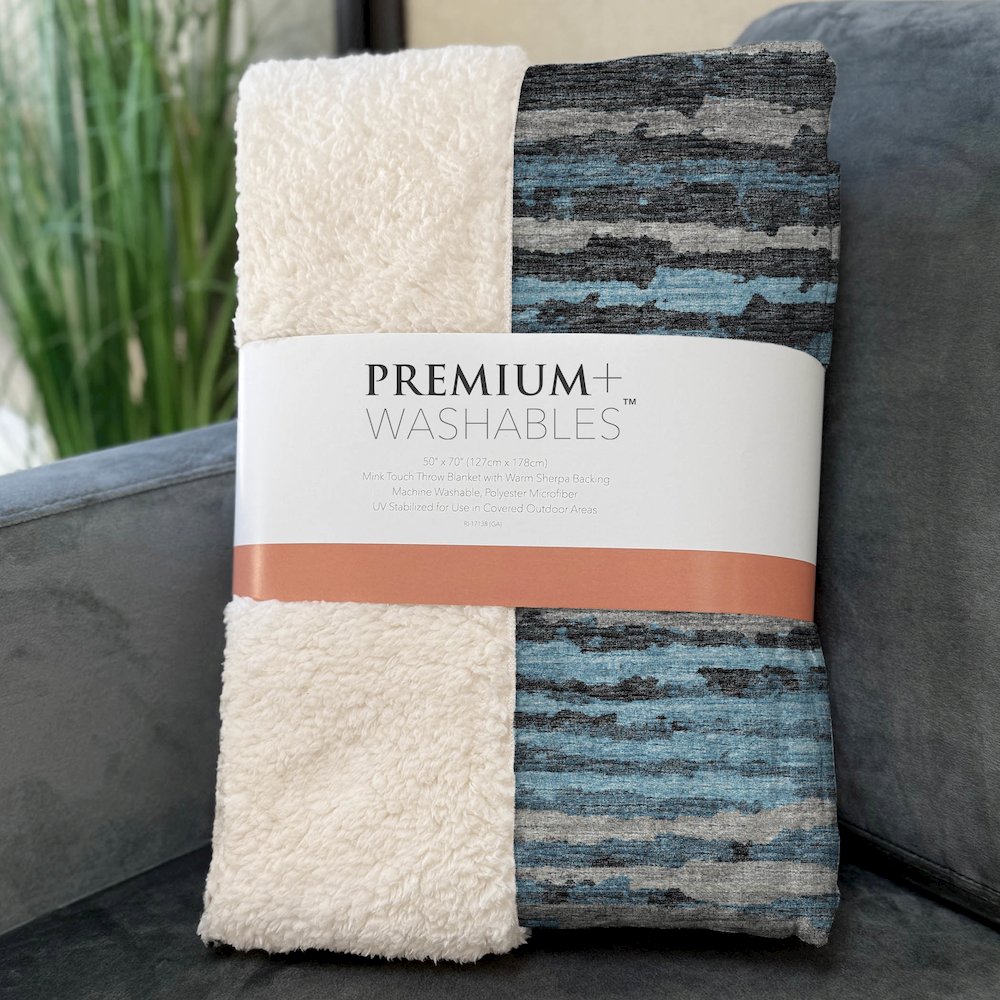 Premium Machine Washable ASB75 Peacock 50" x 70" Sherpa Throw Blanket. Picture 3