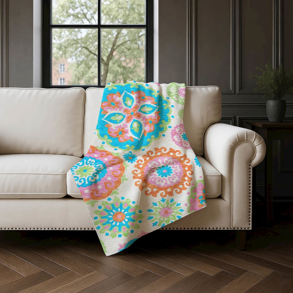 Premium Machine Washable ASB763 White 50" x 70" Sherpa Throw Blanket. Picture 4