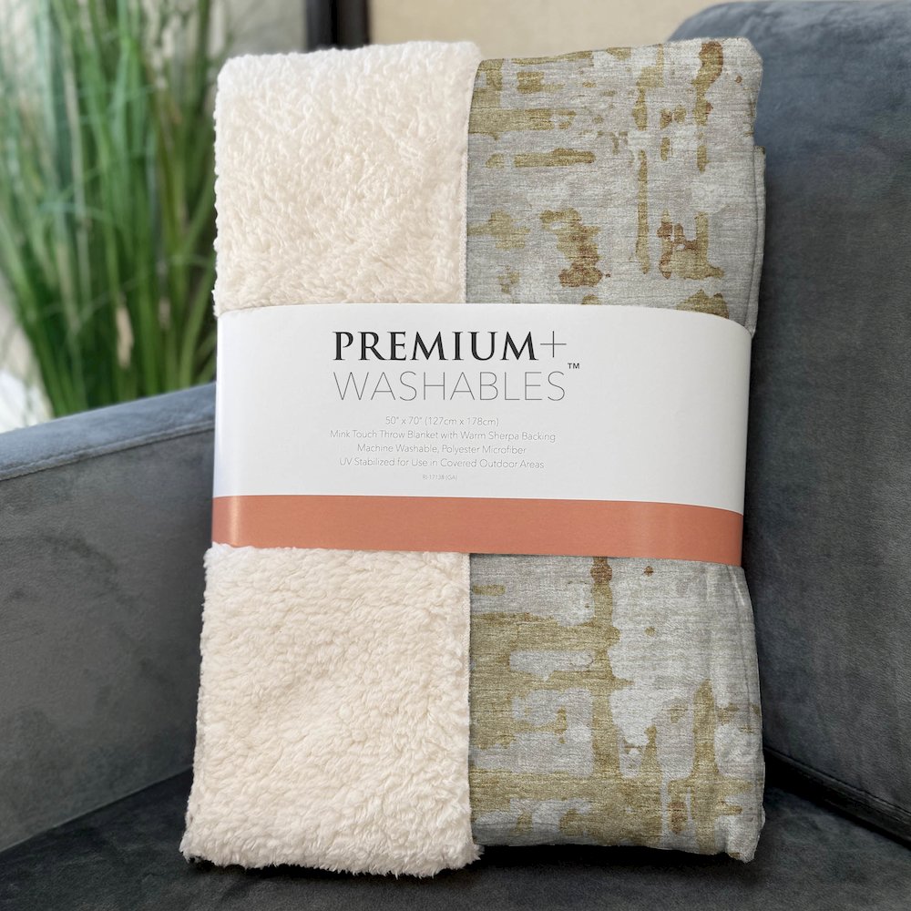 Premium Machine Washable ASB76 Caramel 50" x 70" Sherpa Throw Blanket. Picture 3