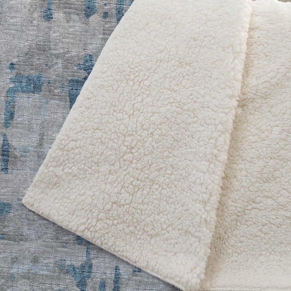 Premium Machine Washable ASB76 Peacock 50" x 70" Sherpa Throw Blanket. Picture 2
