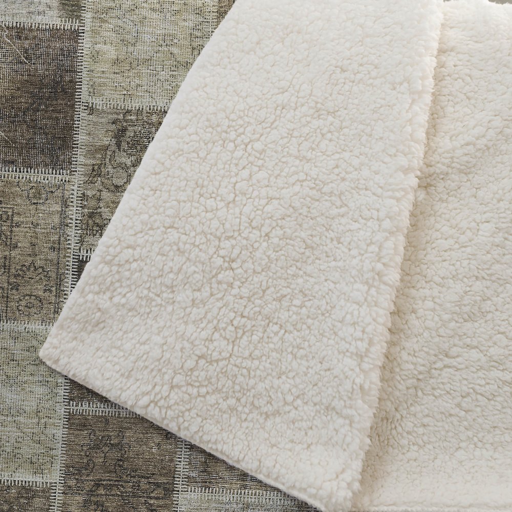 Premium Machine Washable ASB772 Brown 50" x 70" Sherpa Throw Blanket. Picture 2