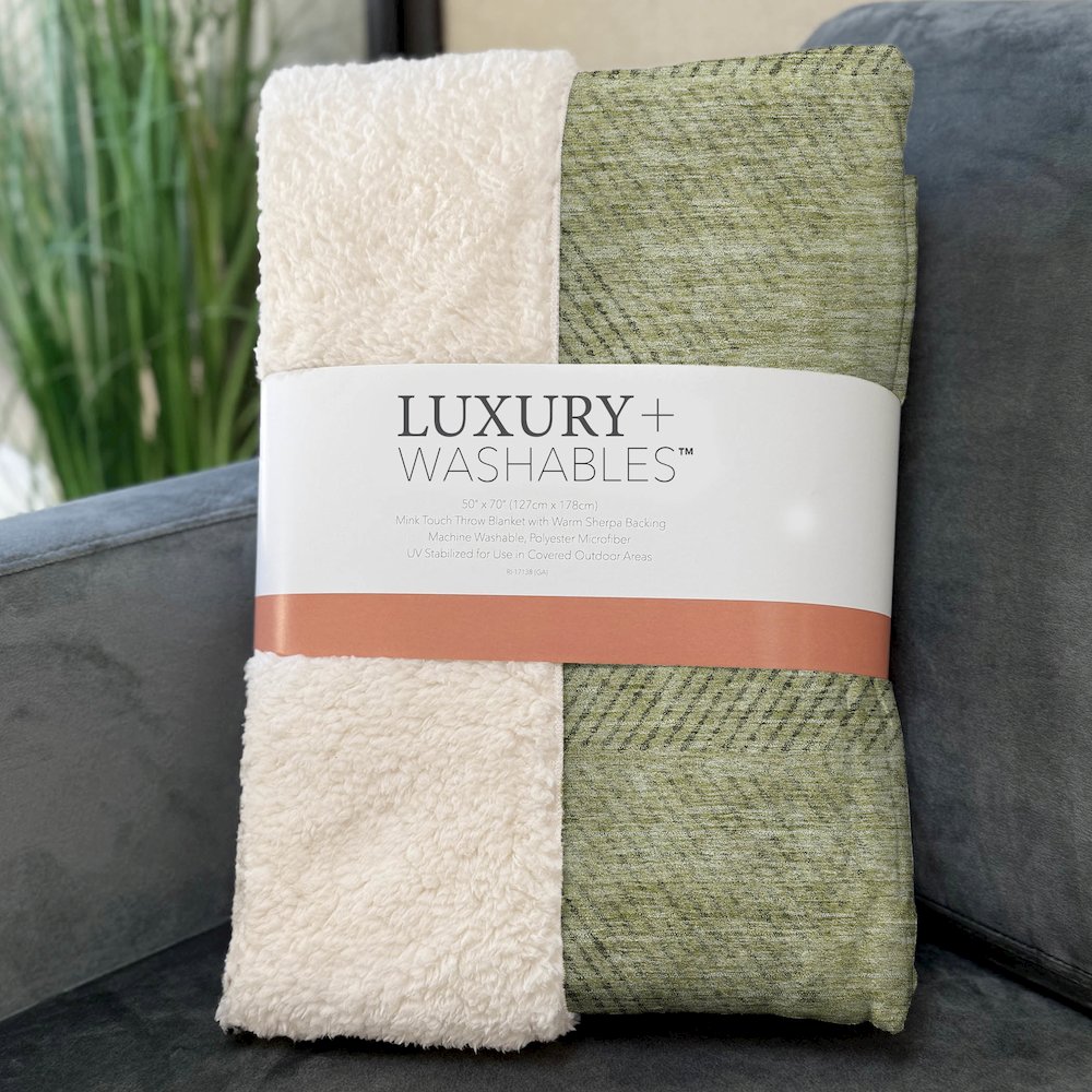 Premium Machine Washable ASB777 Aloe 50" x 70" Sherpa Throw Blanket. Picture 3