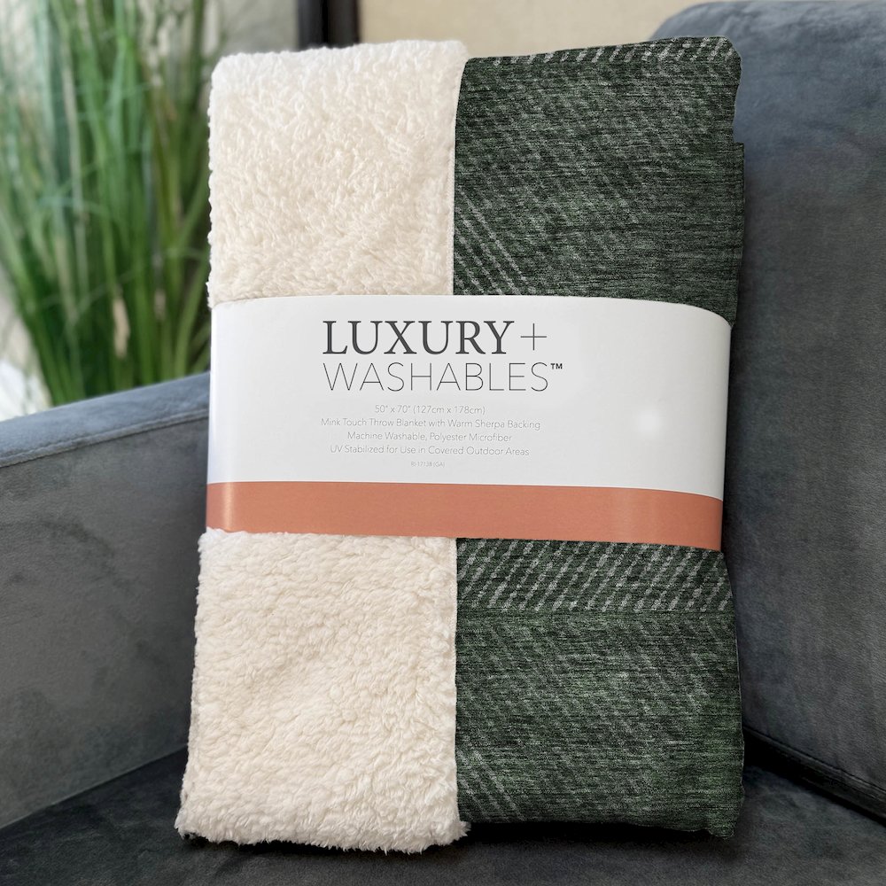 Premium Machine Washable ASB777 Fern 50" x 70" Sherpa Throw Blanket. Picture 3