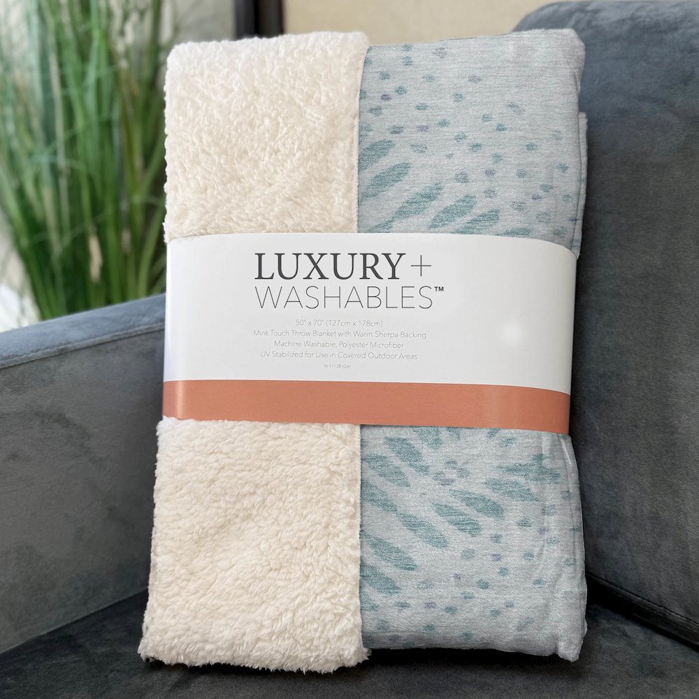 Premium Machine Washable ASB778 Teal 50" x 70" Sherpa Throw Blanket. Picture 3