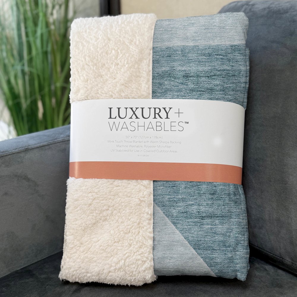 Premium Machine Washable ASB779 Teal 50" x 70" Sherpa Throw Blanket. Picture 3