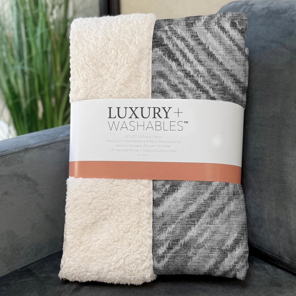 Premium Machine Washable ASB781 Gray 50" x 70" Sherpa Throw Blanket. Picture 3