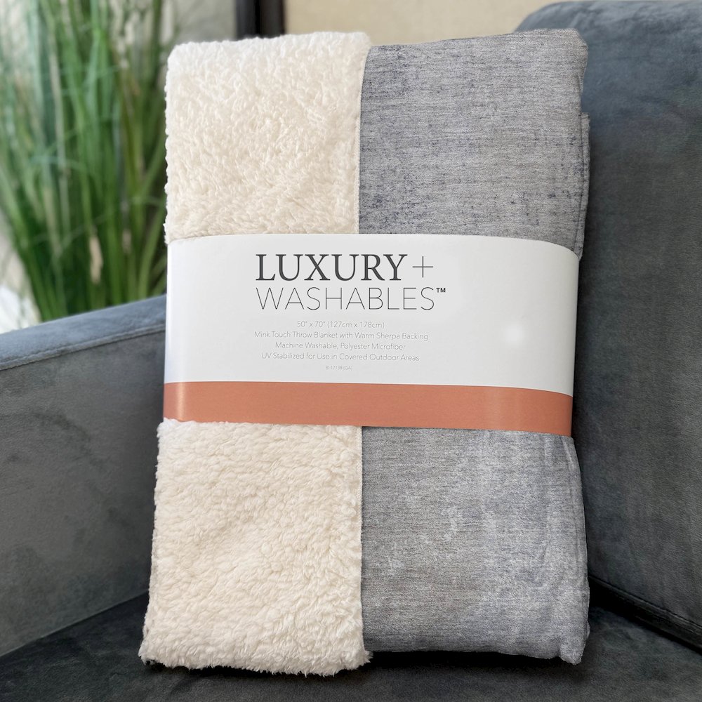 Premium Machine Washable ASB787 Blue 50" x 70" Sherpa Throw Blanket. Picture 3