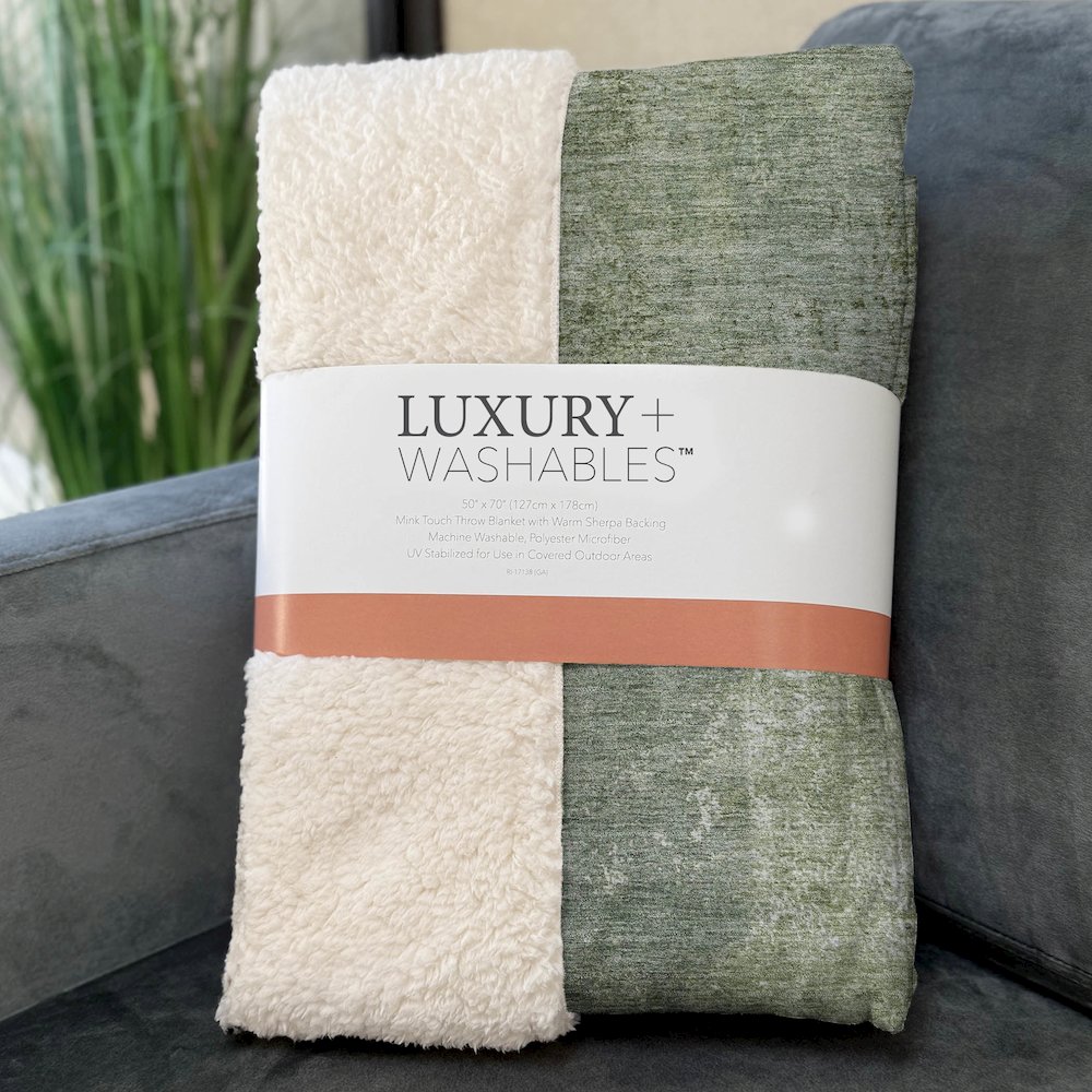Premium Machine Washable ASB787 Green 50" x 70" Sherpa Throw Blanket. Picture 3