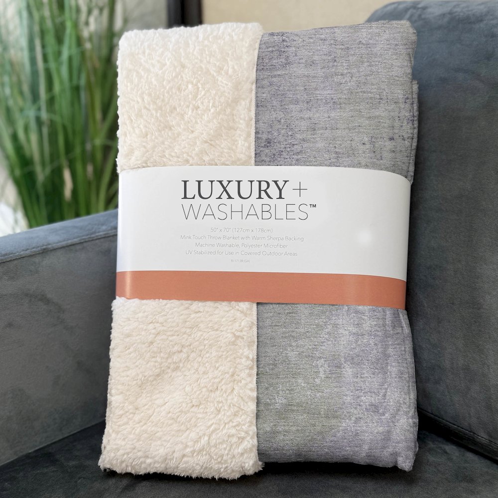 Premium Machine Washable ASB787 Purple 50" x 70" Sherpa Throw Blanket. Picture 3