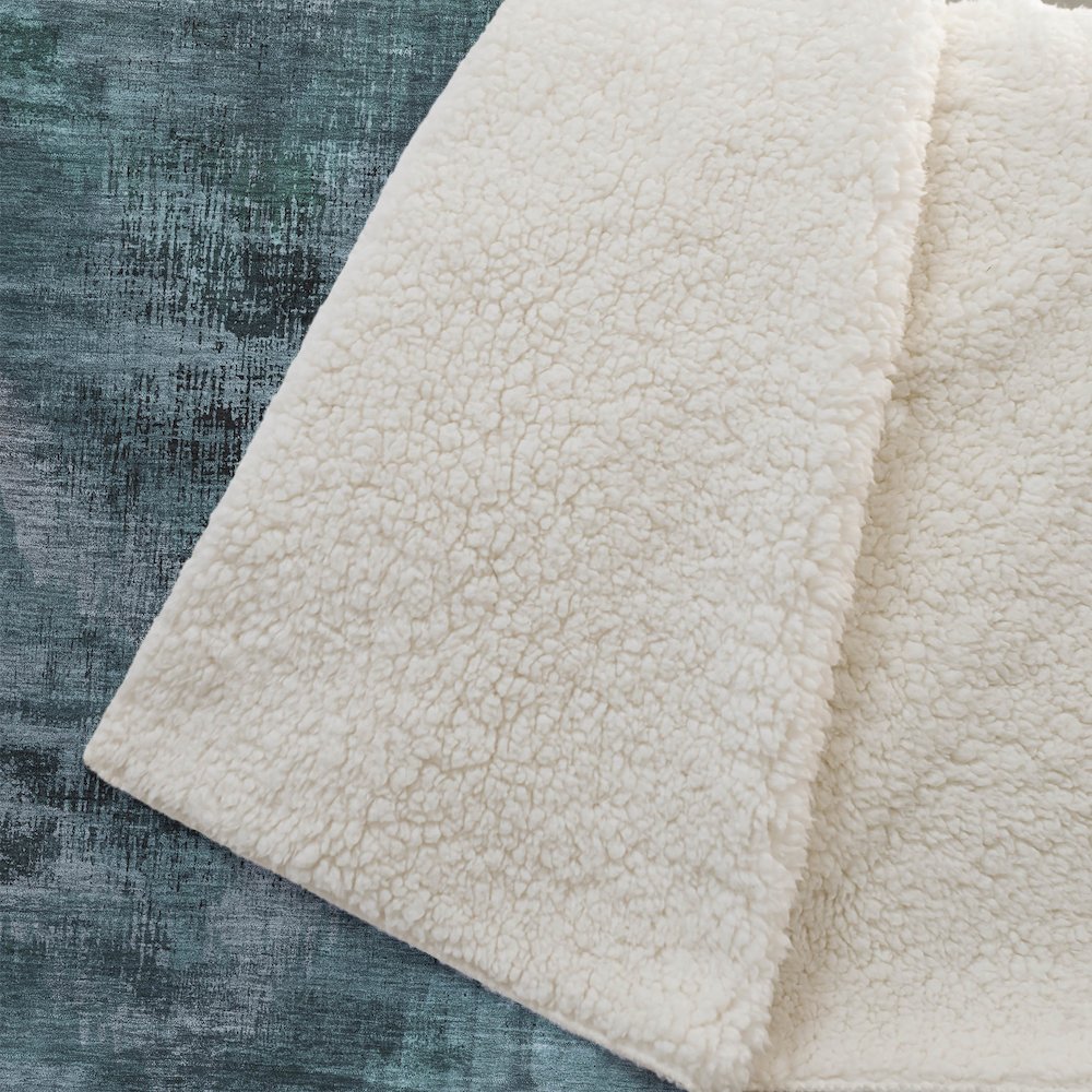 Premium Machine Washable ASB792 Fern 50" x 70" Sherpa Throw Blanket. Picture 2