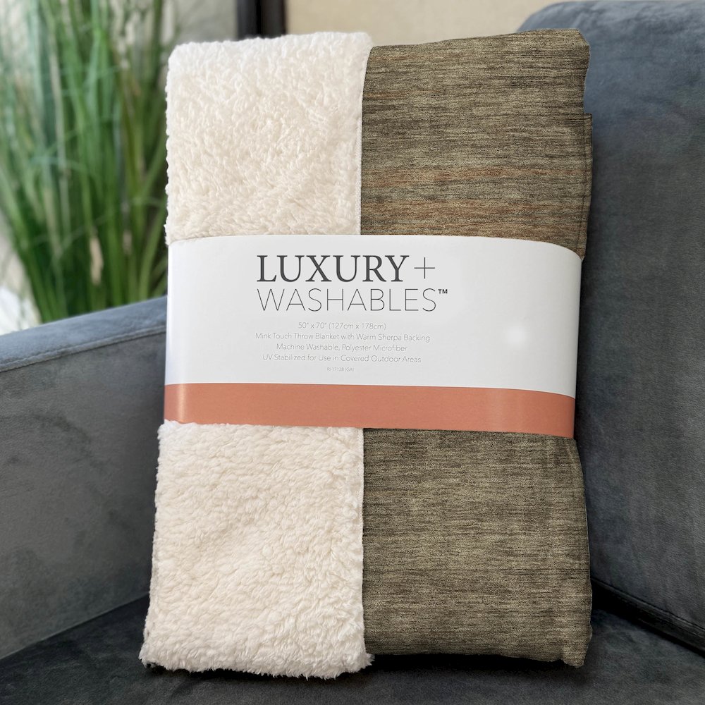 Premium Machine Washable ASB794 Terracotta 50" x 70" Sherpa Throw Blanket. Picture 3