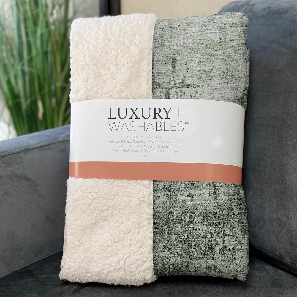 Premium Machine Washable ASB796 Fern 50" x 70" Sherpa Throw Blanket. Picture 3