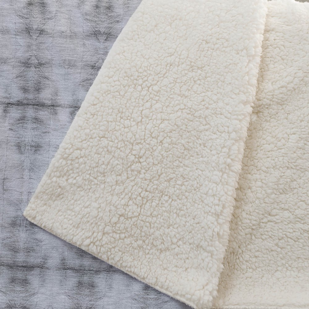 Premium Machine Washable ASB799 Silver 50" x 70" Sherpa Throw Blanket. Picture 2