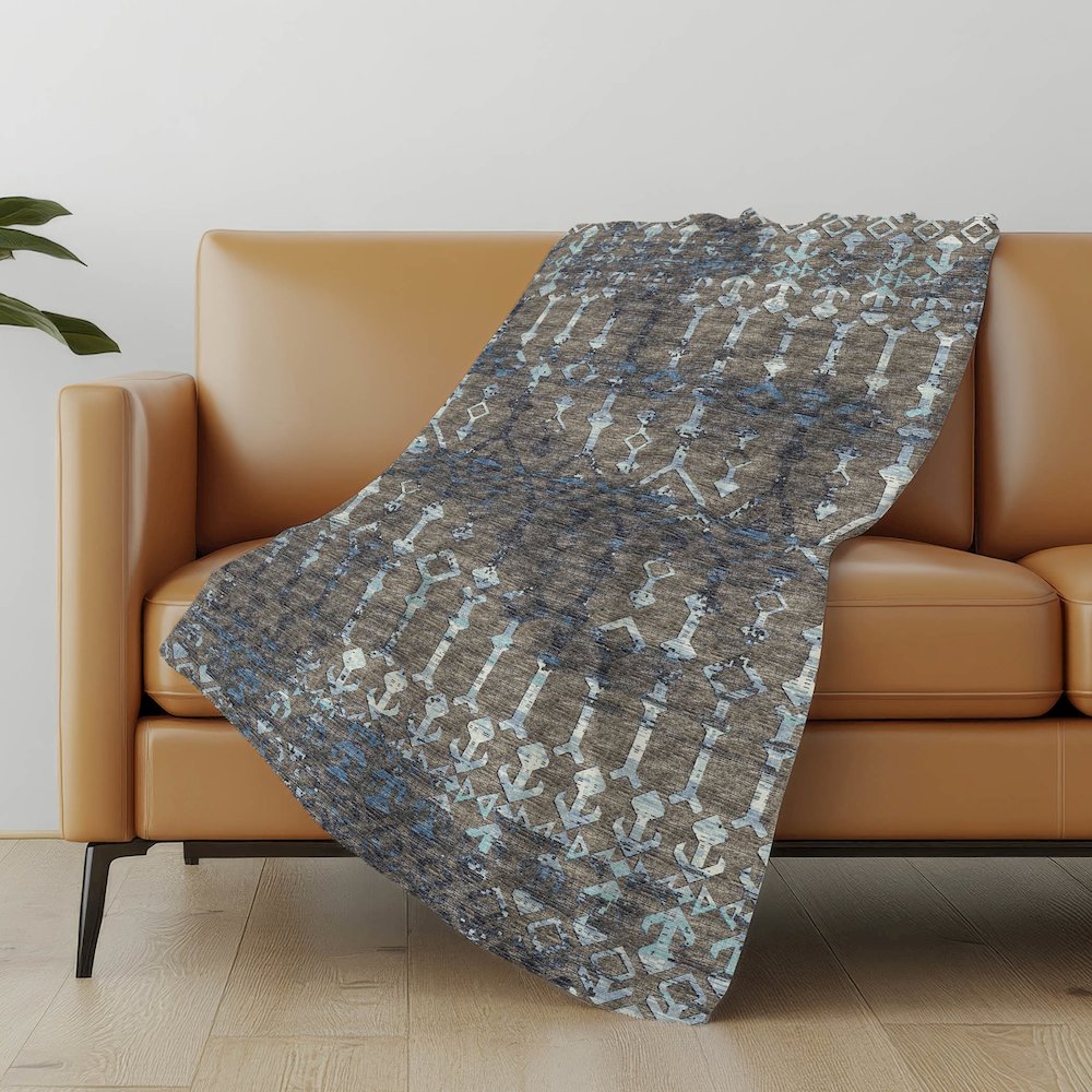 Premium Machine Washable ASB79 Mink 50" x 70" Sherpa Throw Blanket. Picture 4