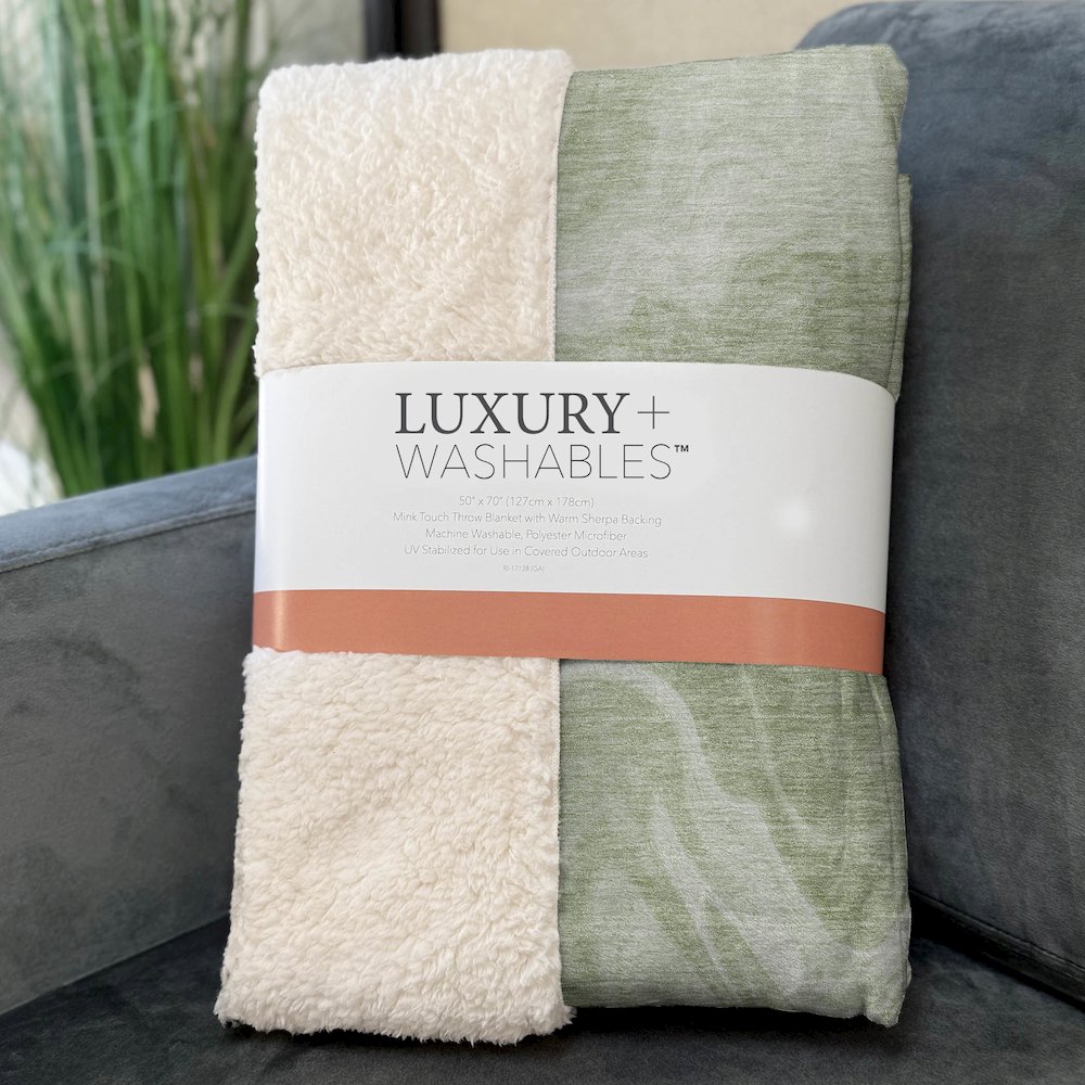 Premium Machine Washable ASB802 Aloe 50" x 70" Sherpa Throw Blanket. Picture 3