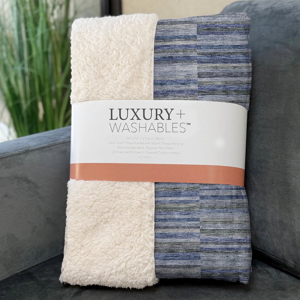 Premium Machine Washable ASB816 Navy 50" x 70" Sherpa Throw Blanket. Picture 3