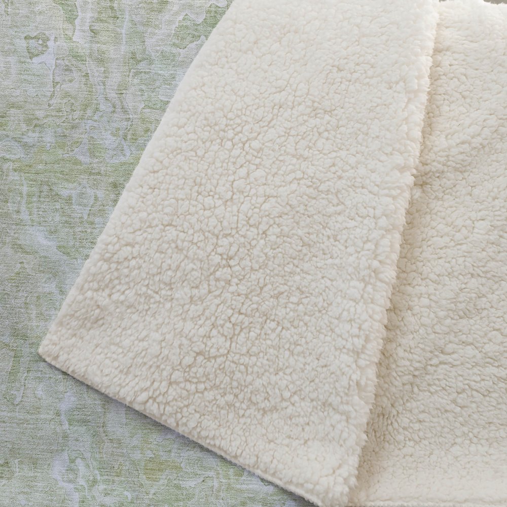 Premium Machine Washable ASB829 Green 50" x 70" Sherpa Throw Blanket. Picture 2
