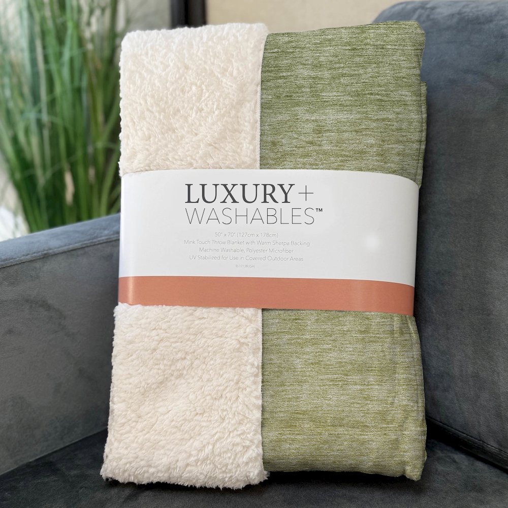 Premium Machine Washable ASB833 Green 50" x 70" Sherpa Throw Blanket. Picture 3