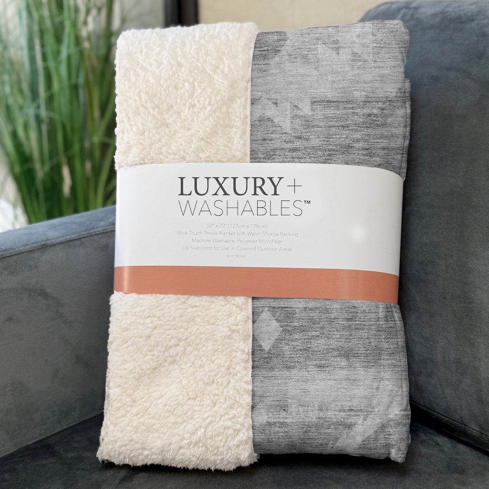 Premium Machine Washable ASB837 Silver 50" x 70" Sherpa Throw Blanket. Picture 3