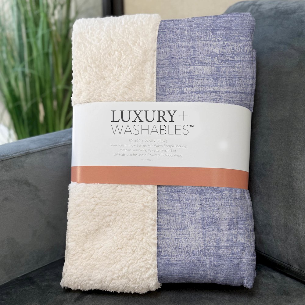 Premium Machine Washable ASB839 Lavender 50" x 70" Sherpa Throw Blanket. Picture 3
