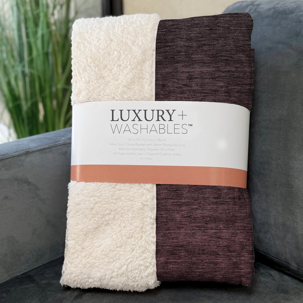 Premium Machine Washable ASB844 Merlot 50" x 70" Sherpa Throw Blanket. Picture 3