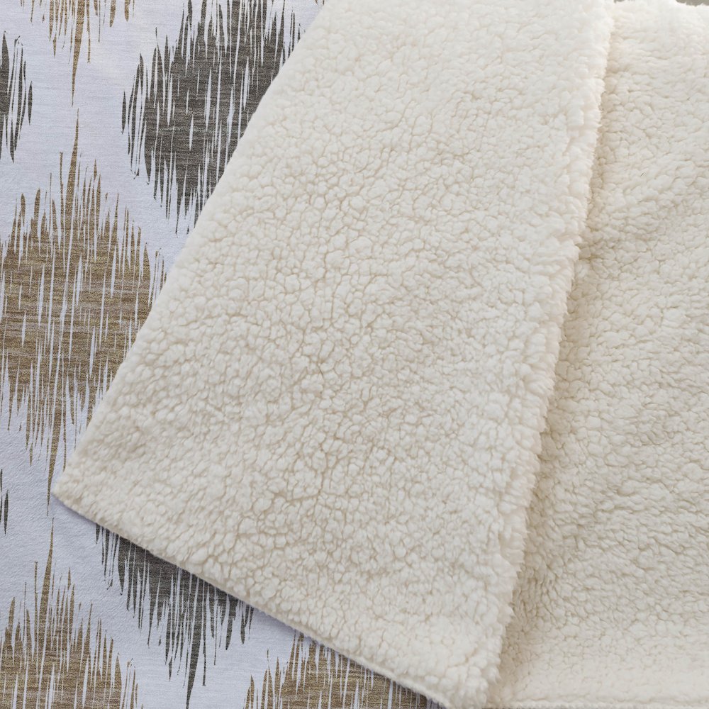Premium Machine Washable ASB848 Chocolate 50" x 70" Sherpa Throw Blanket. Picture 2