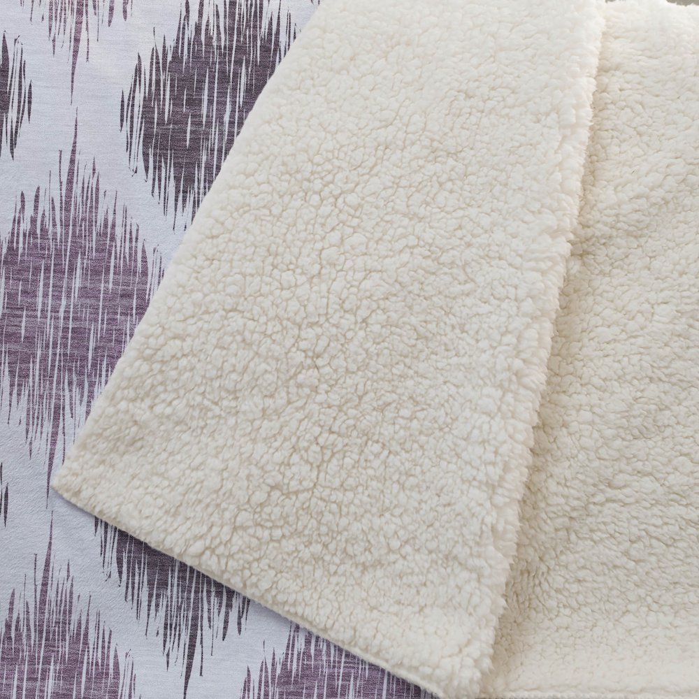 Premium Machine Washable ASB848 Purple 50" x 70" Sherpa Throw Blanket. Picture 2