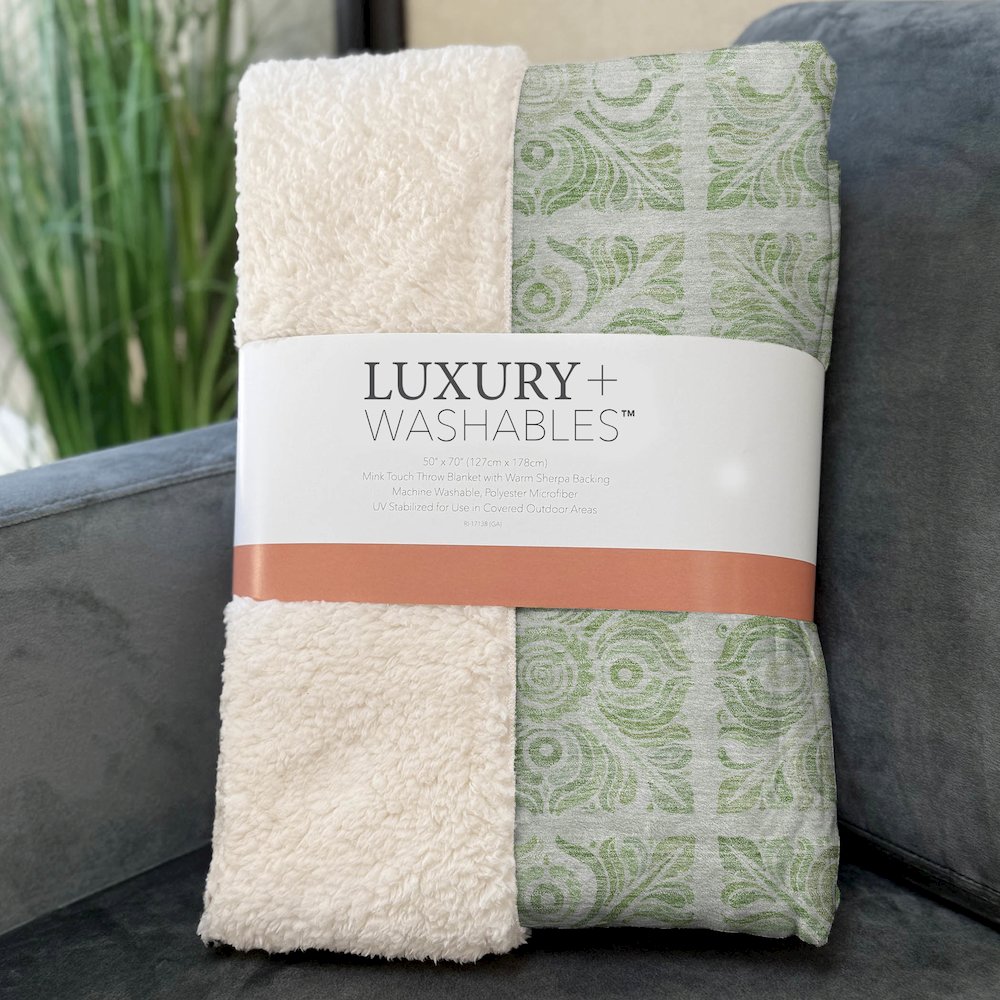 Premium Machine Washable ASB854 Aloe 50" x 70" Sherpa Throw Blanket. Picture 3