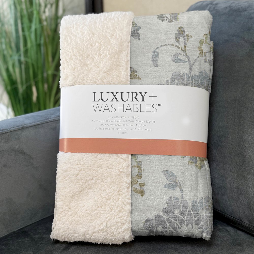 Premium Machine Washable ASB856 Ivory 50" x 70" Sherpa Throw Blanket. Picture 3