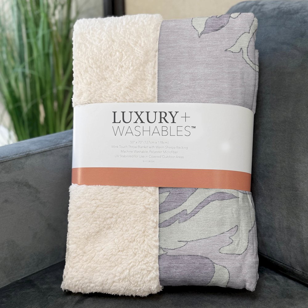 Premium Machine Washable ASB857 Lavender 50" x 70" Sherpa Throw Blanket. Picture 3