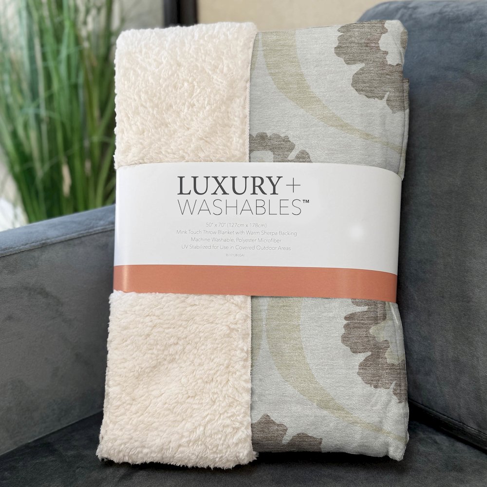 Premium Machine Washable ASB858 Ivory 50" x 70" Sherpa Throw Blanket. Picture 3