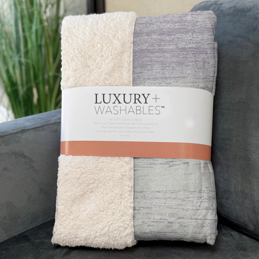 Premium Machine Washable ASB859 Lavender 50" x 70" Sherpa Throw Blanket. Picture 3