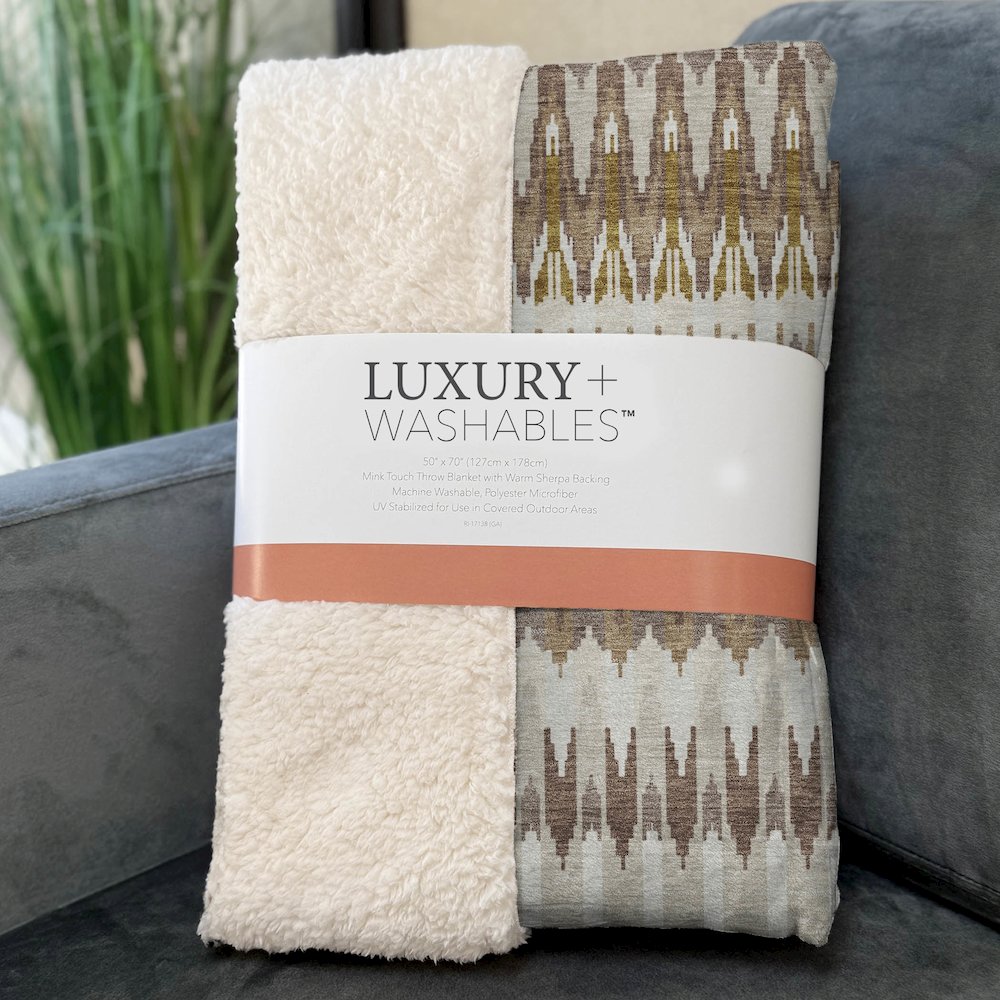 Premium Machine Washable ASB860 Brown 50" x 70" Sherpa Throw Blanket. Picture 3