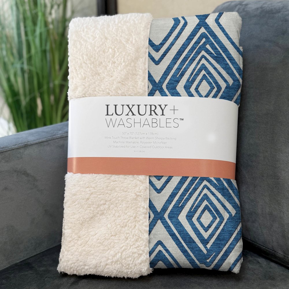 Premium Machine Washable ASB862 Navy 50" x 70" Sherpa Throw Blanket. Picture 3
